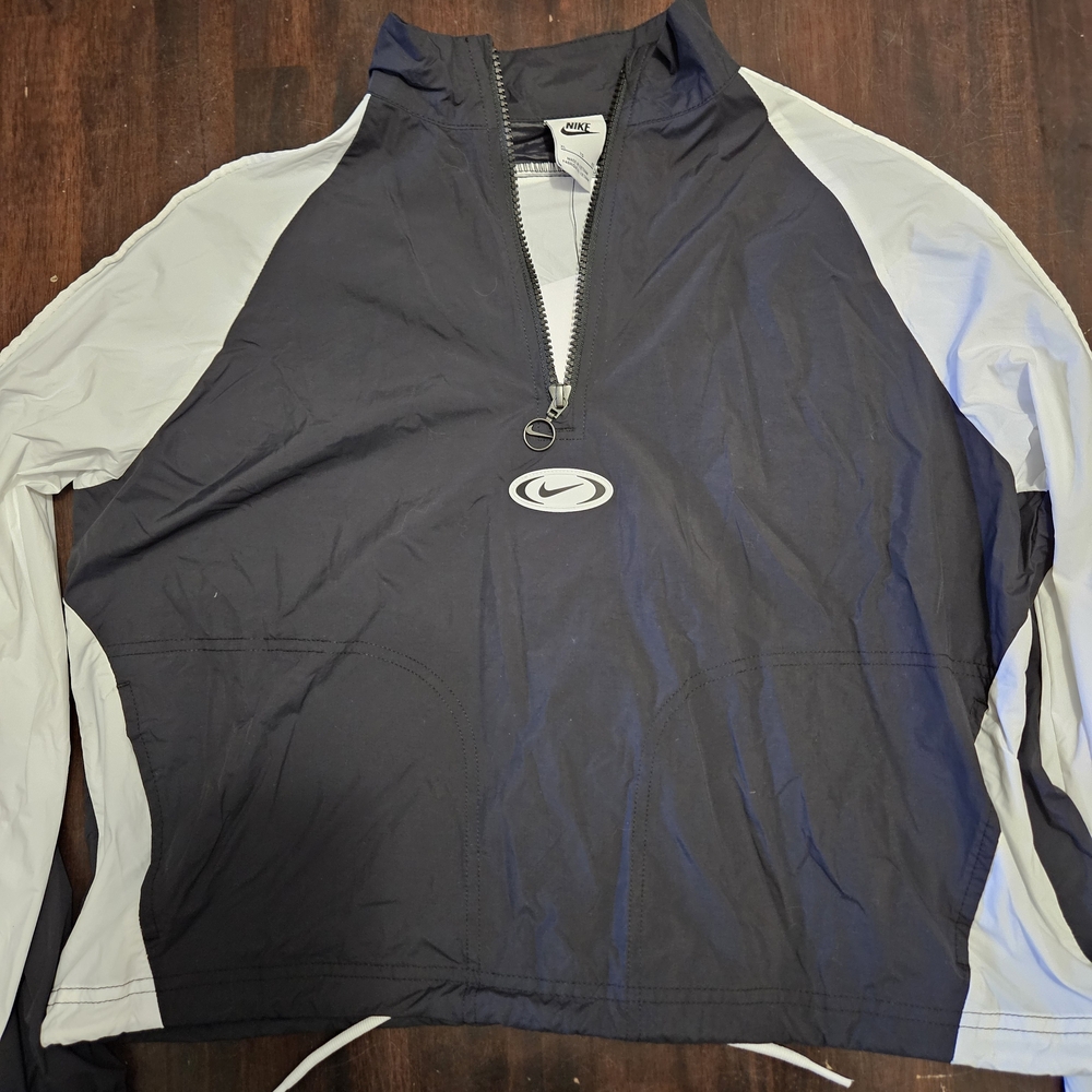 Nike Black and White Half-Zip Cropped Windbreaker